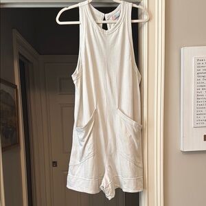 FREE PEOPLE brand-EUC, White Sleeveless Romper with Pockets